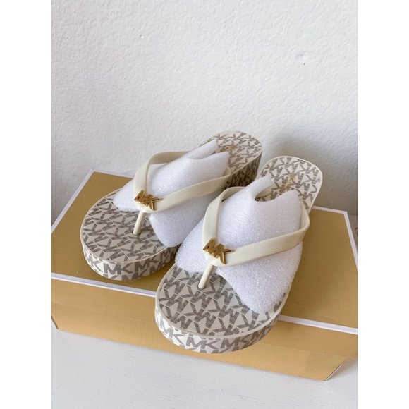 Michael Kors Flip Flops Sandals - Picture 1 of 4